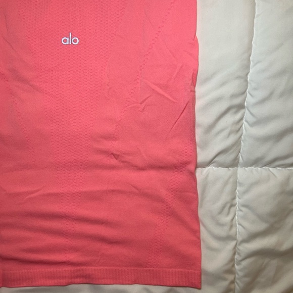 Alo Workout Tee - Picture 7 of 8